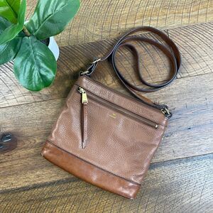 FOSSIL Womens Vintage Brown Leather Crossbody Handbag Adjustable Strap Zip Bag